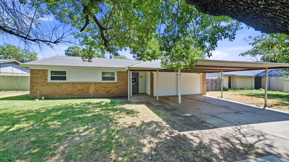 744 Windsor Drive Everman, TX 76140