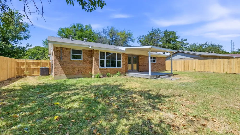 744 Windsor Drive Everman, TX 76140