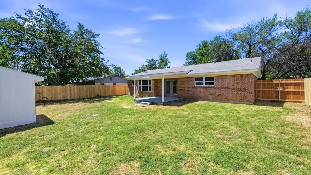 744 Windsor Drive Everman, TX 76140