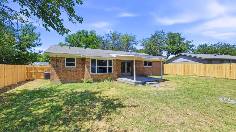744 Windsor Drive Everman, TX 76140
