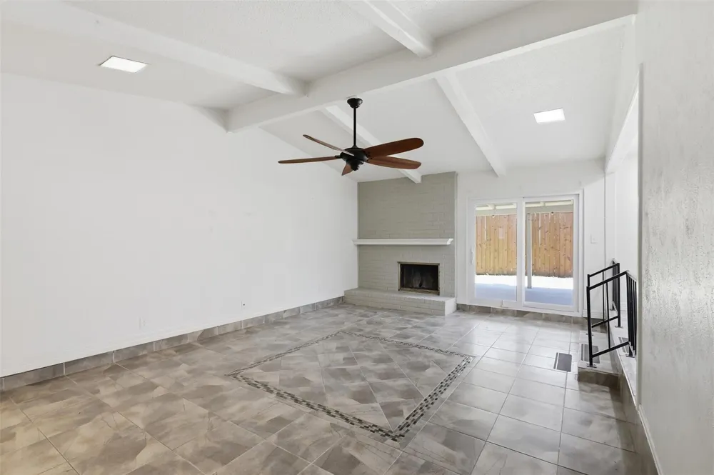 2400 York Minster Court Arlington, TX 76006