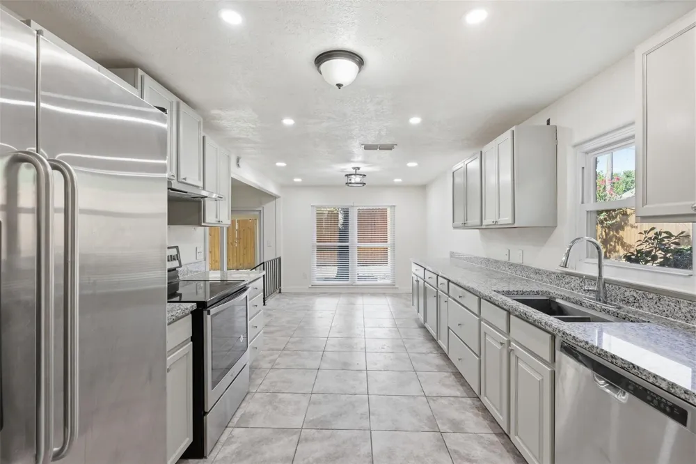 2400 York Minster Court Arlington, TX 76006