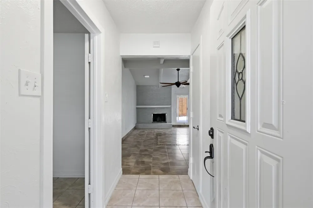 2400 York Minster Court Arlington, TX 76006