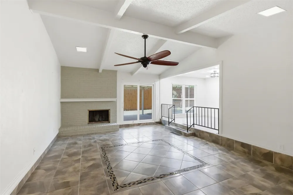 2400 York Minster Court Arlington, TX 76006