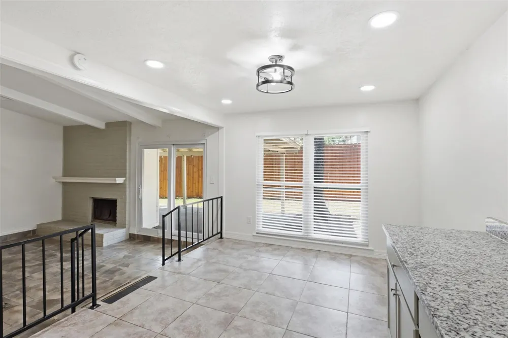 2400 York Minster Court Arlington, TX 76006