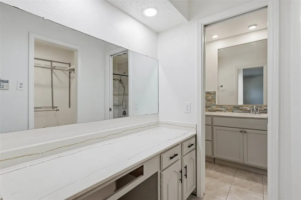 2400 York Minster Court Arlington, TX 76006
