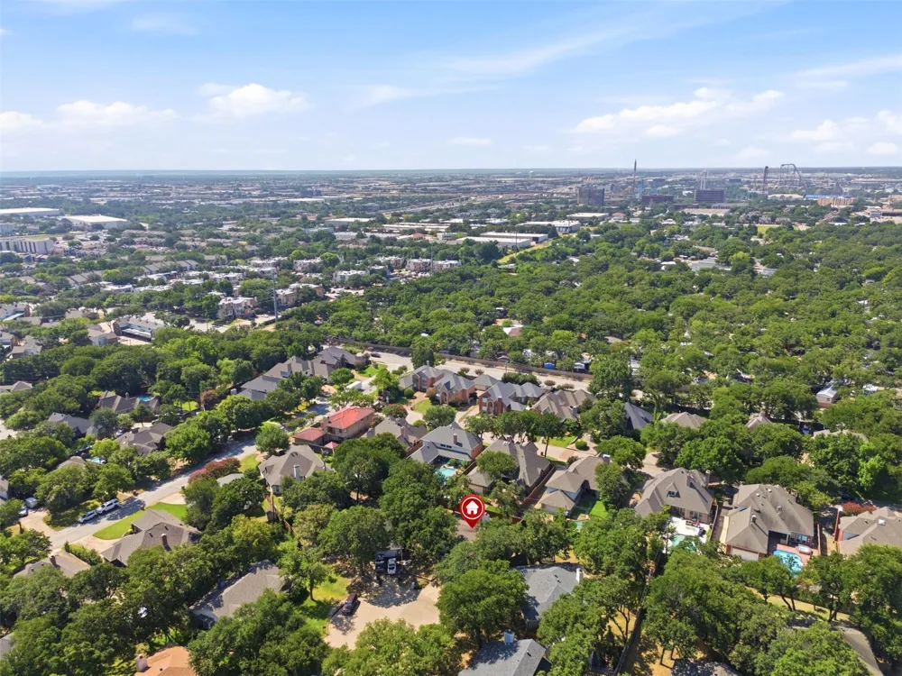 2400 York Minster Court Arlington, TX 76006