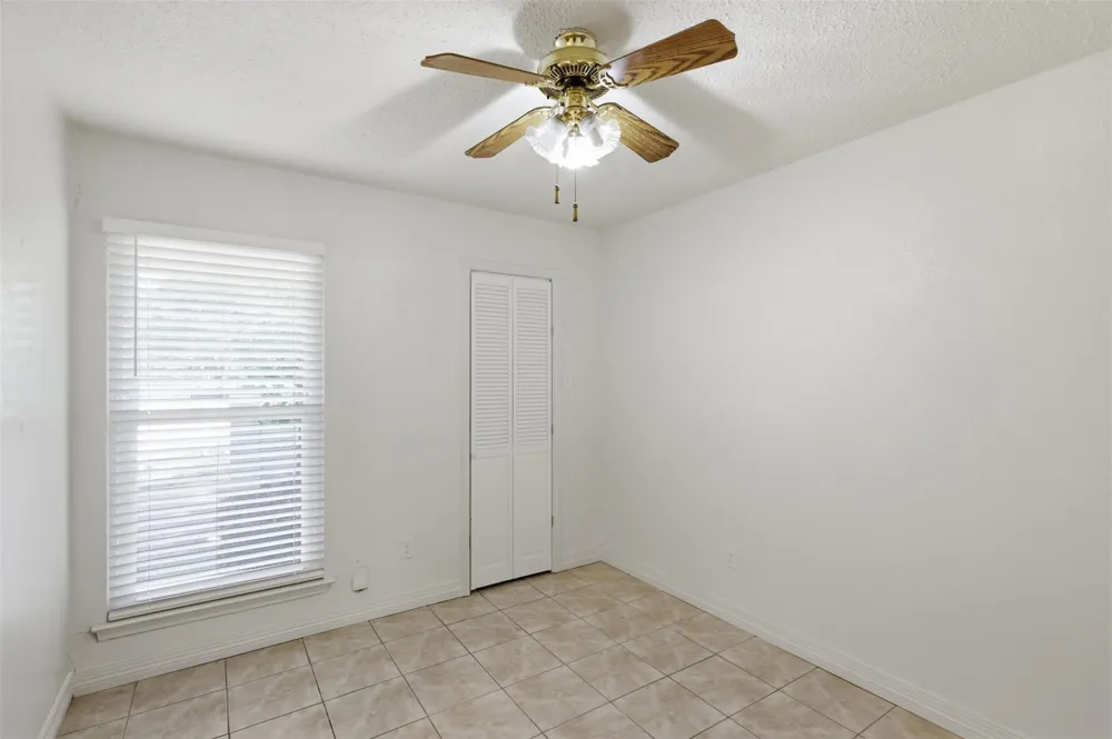 2400 York Minster Court Arlington, TX 76006