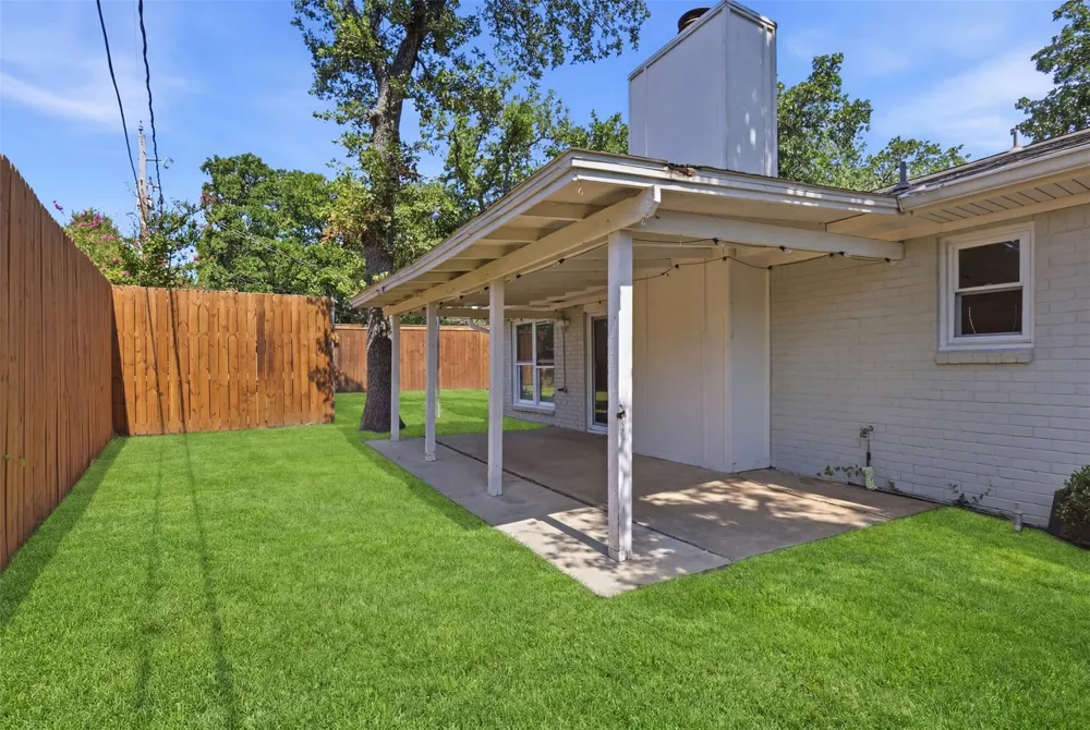 2400 York Minster Court Arlington, TX 76006