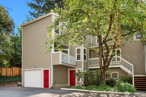 10129 NE 124th Place