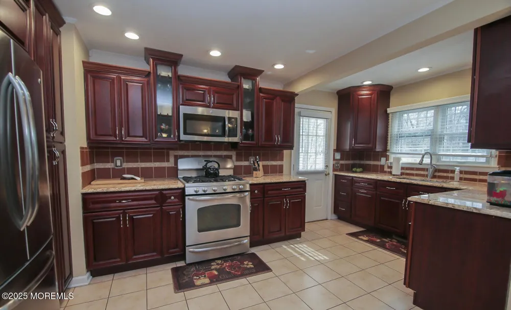 35 Birmingham Drive Manalapan, NJ 07726