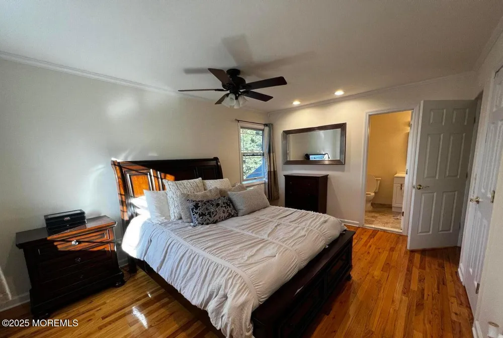 35 Birmingham Drive Manalapan, NJ 07726