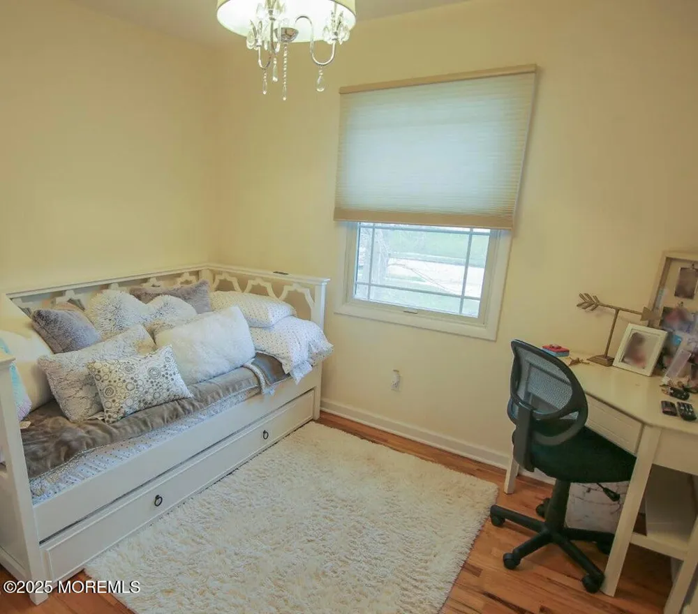35 Birmingham Drive Manalapan, NJ 07726