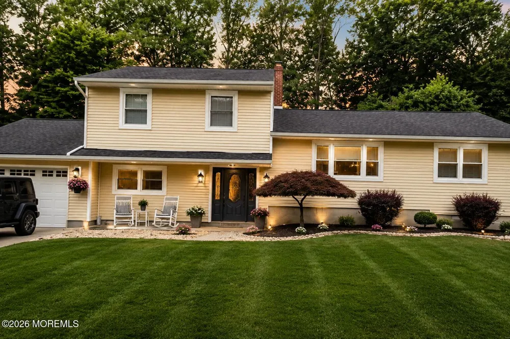 35 Birmingham Drive Manalapan, NJ 07726