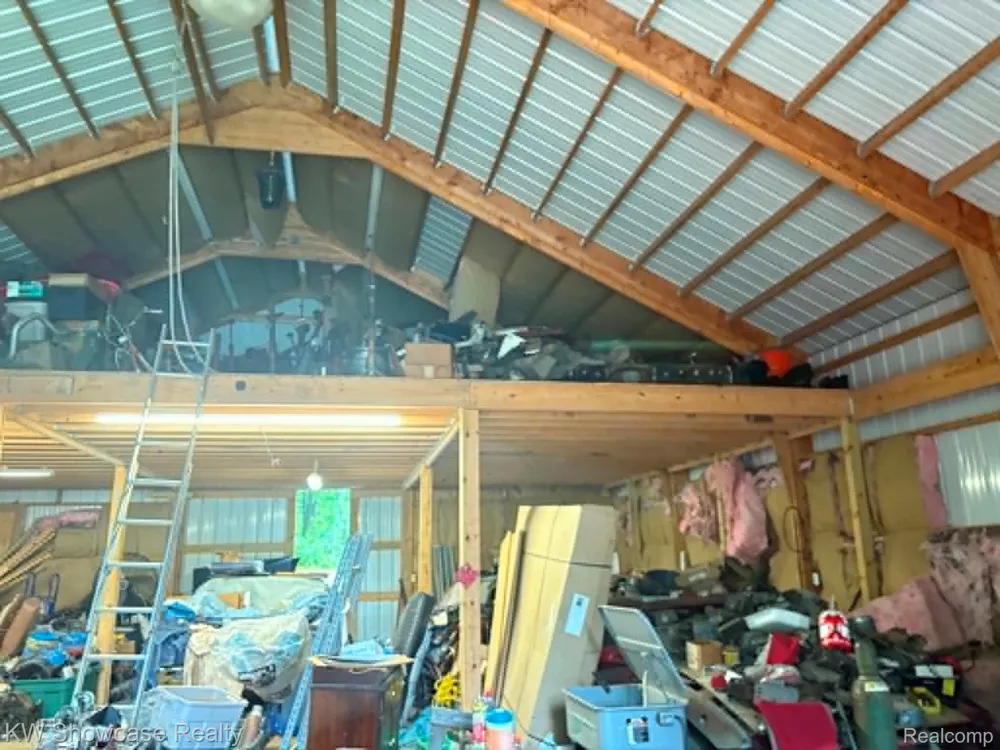 4949 Clarkston Rd Road Independence Charter Township, MI 48348