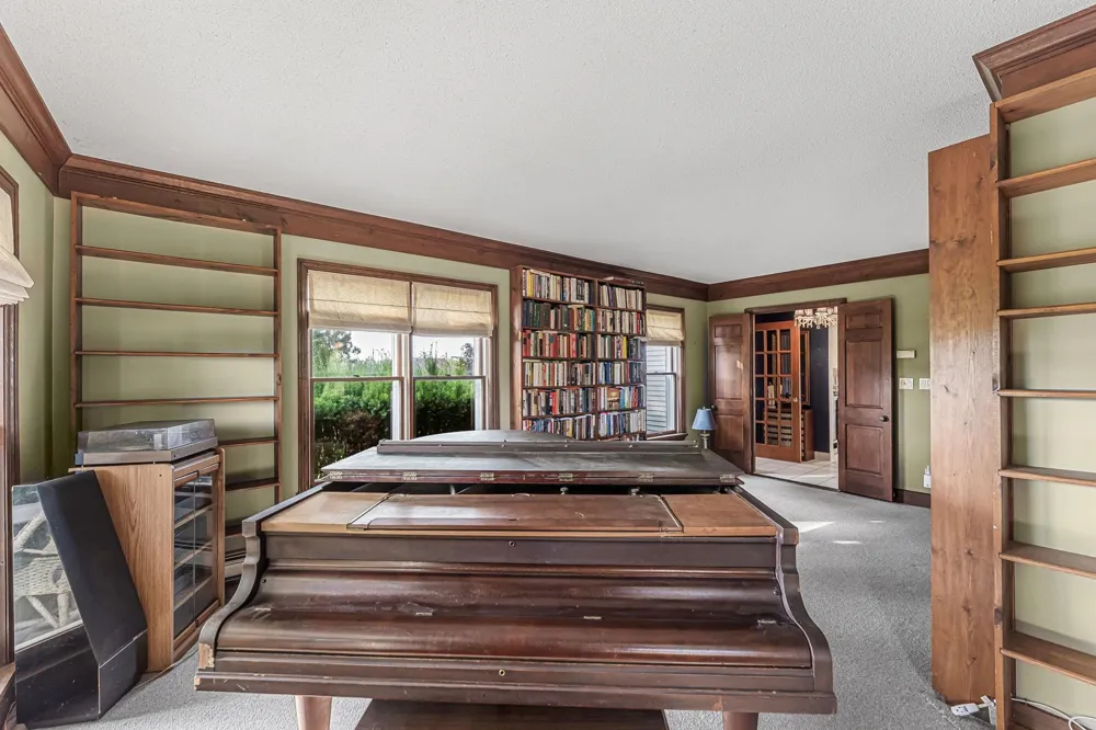 425 Garfield Road, S East Bay Township, MI 49686