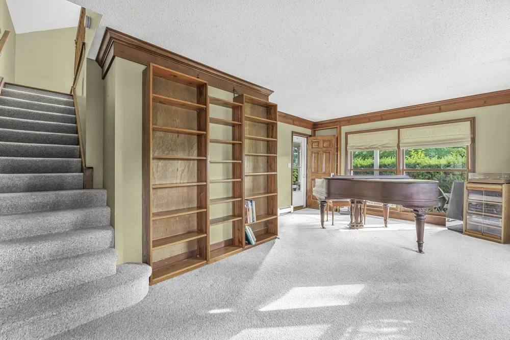425 Garfield Road, S East Bay Township, MI 49686