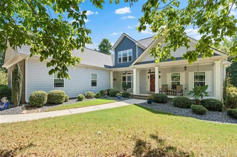 212 Overlook Way