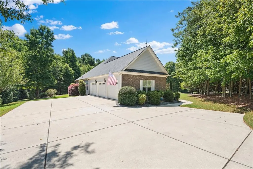 212 Overlook Way Carrollton, GA 30117