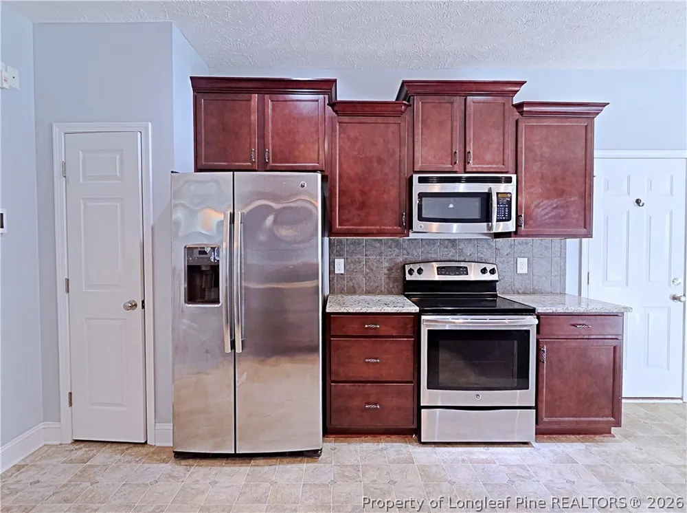 2450 Market Hill Drive Fayetteville, NC 28306
