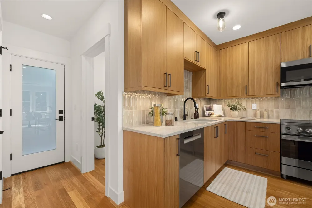 268 Fulton Street Seattle, WA 98109