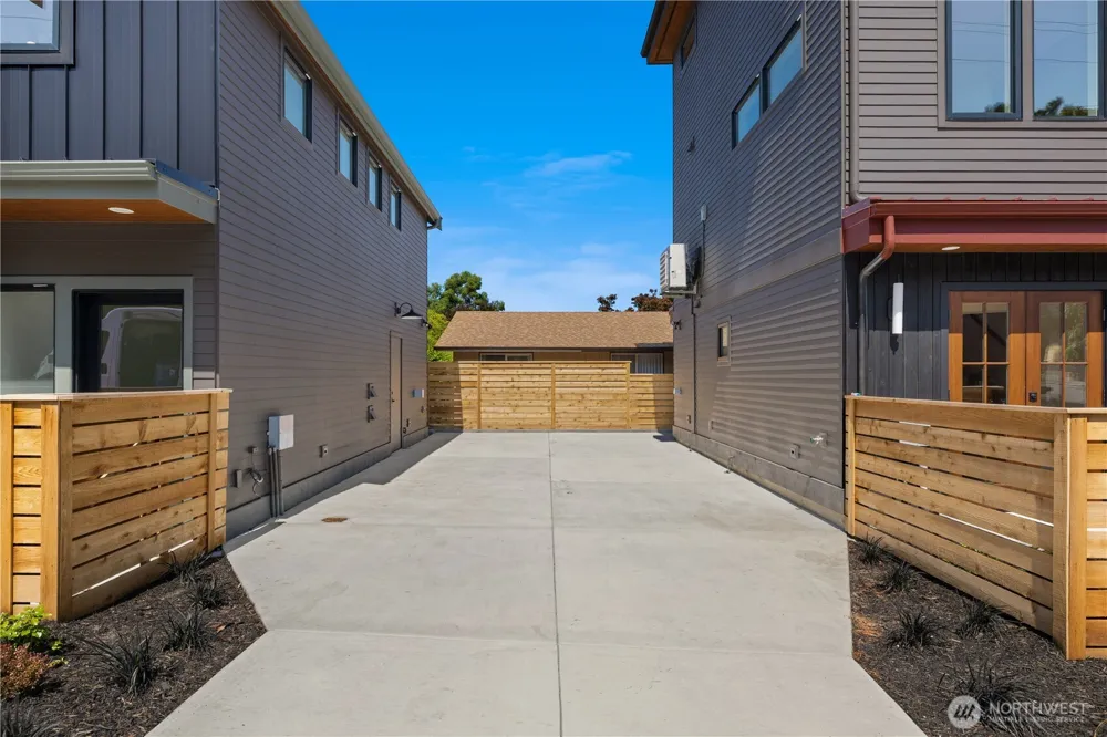 268 Fulton Street Seattle, WA 98109