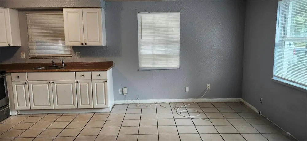 9809 JASMINE AVENUE #B Tampa, FL 33612