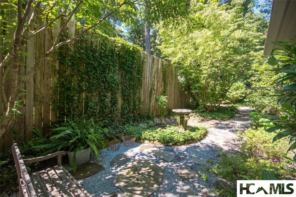 286 Mirror Lake Road Highlands, NC 28741