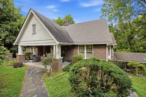 706 Mount Vernon Circle
