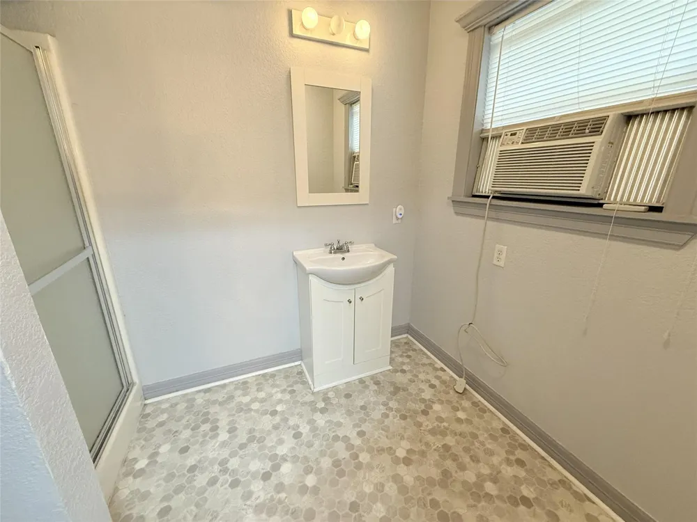 724 S Morgan Street Angleton, TX 77515