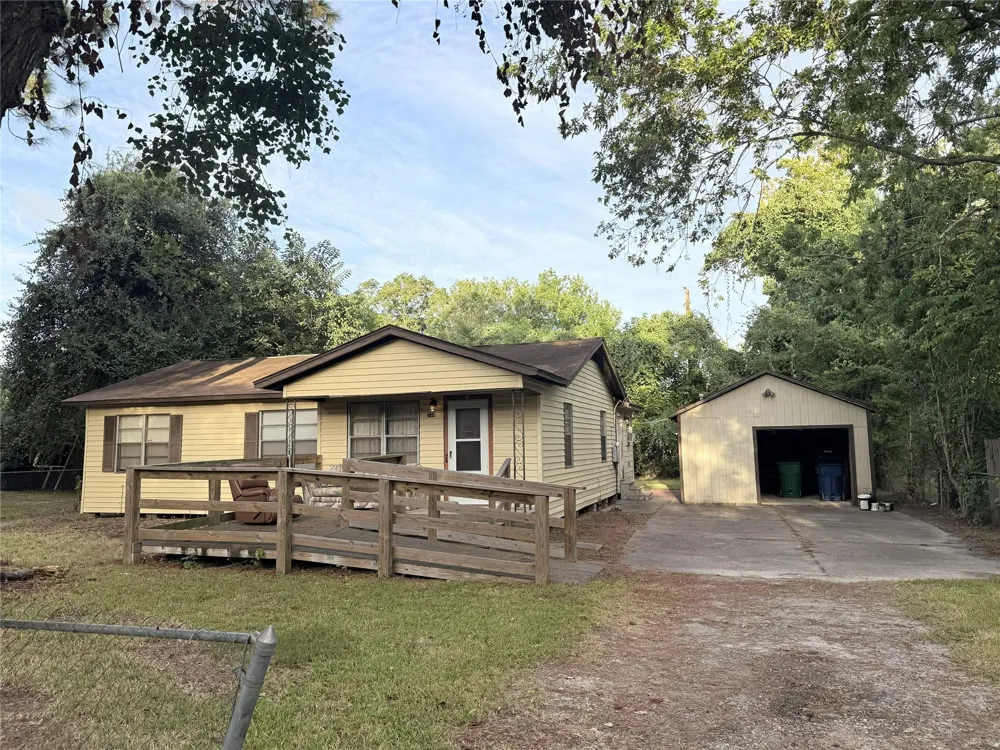 724 S Morgan Street Angleton, TX 77515