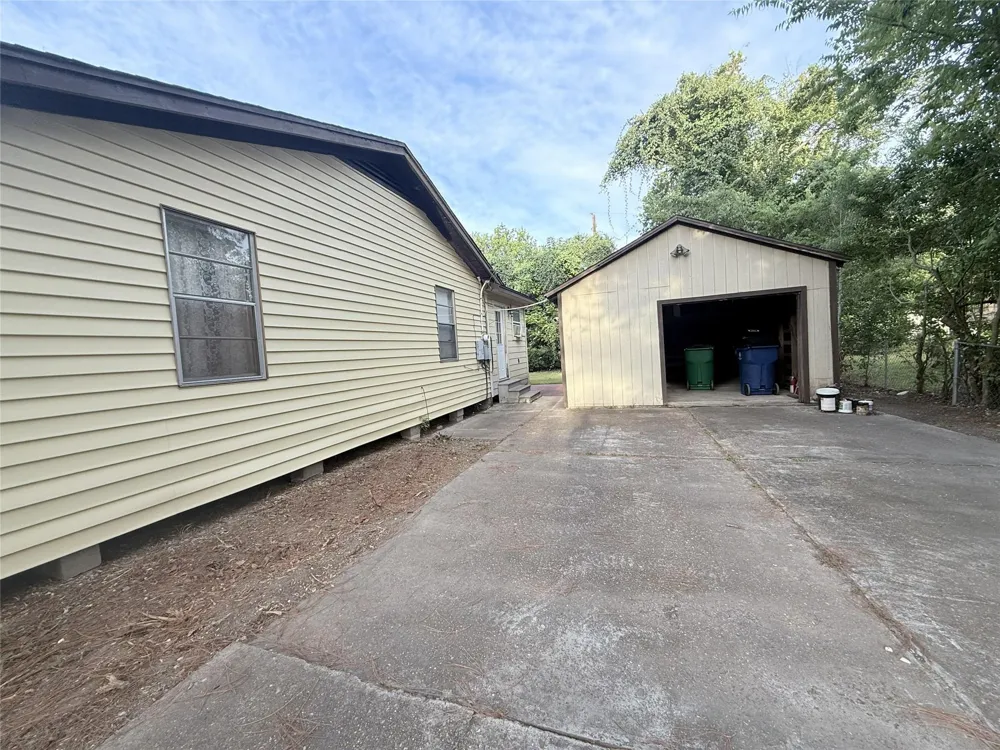 724 S Morgan Street Angleton, TX 77515