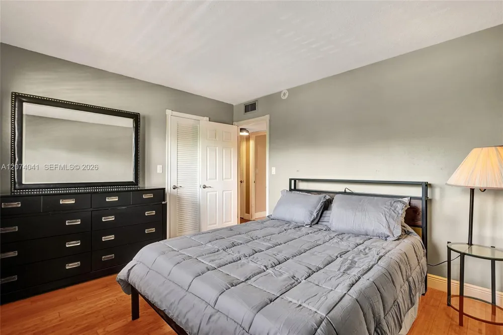 1001 NE 14th Ave #402 Hallandale Beach, FL 33009