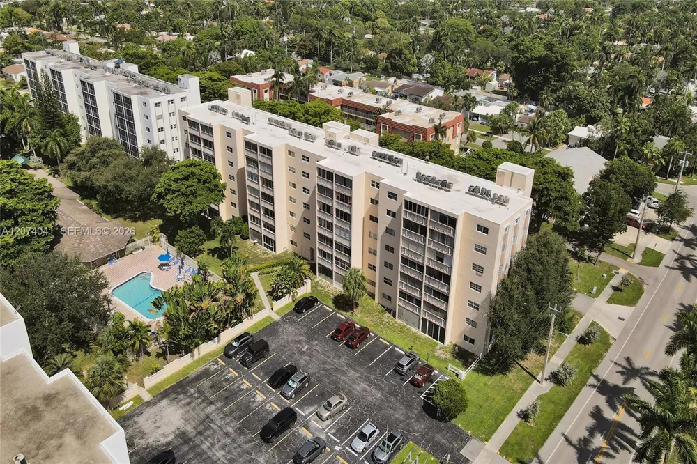 1001 NE 14th Ave #402 Hallandale Beach, FL 33009