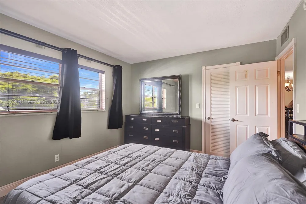 1001 NE 14th Ave #402 Hallandale Beach, FL 33009