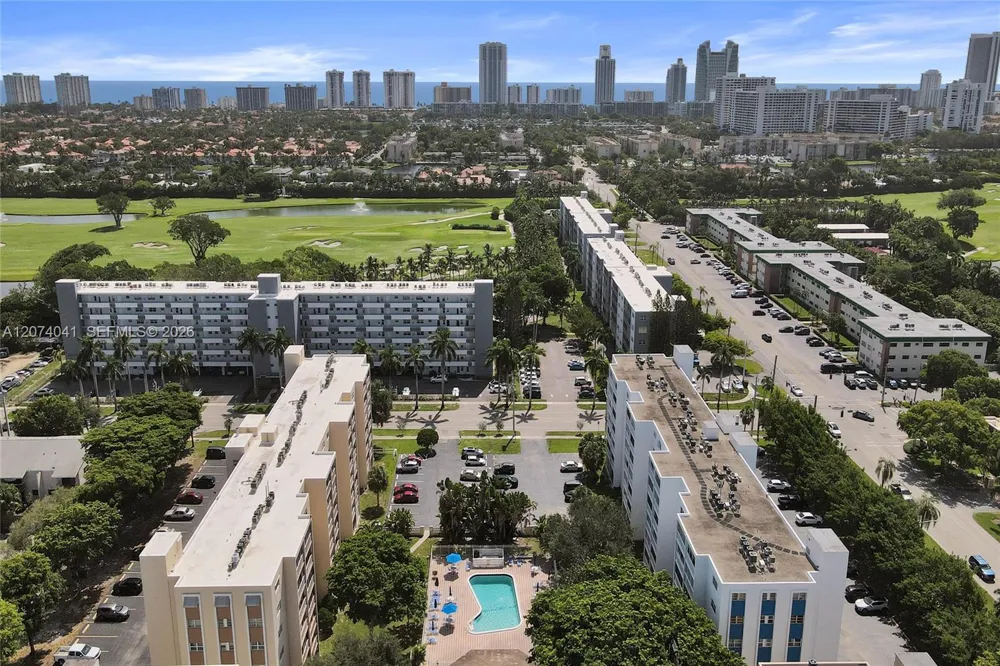 1001 NE 14th Ave #402 Hallandale Beach, FL 33009