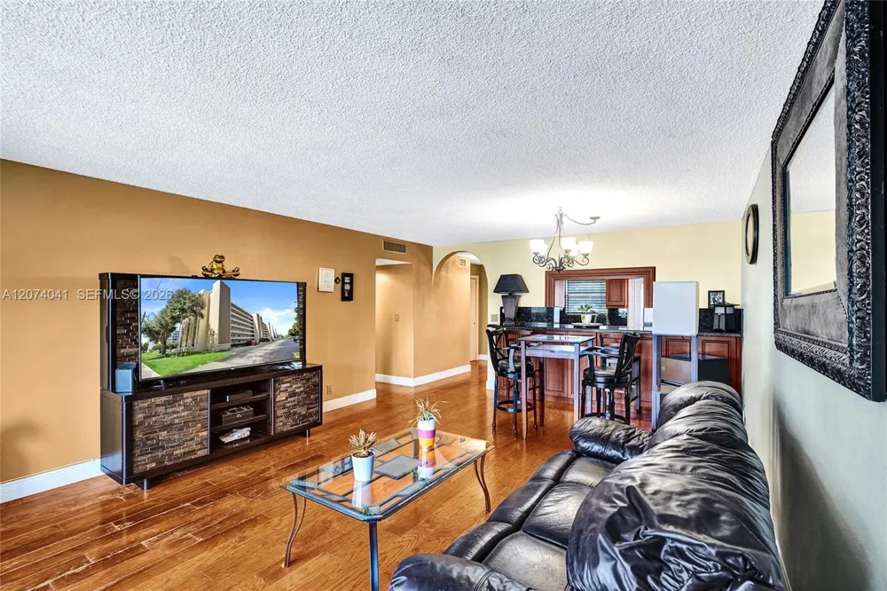 1001 NE 14th Ave #402 Hallandale Beach, FL 33009