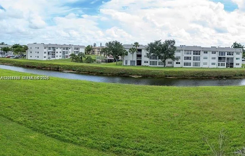 3120 Pine Island Rd #307 Sunrise, FL 33351