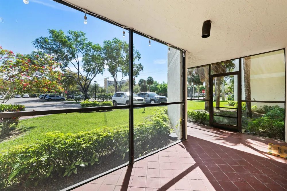 491 RACQUET CLUB ROAD #106 Weston, FL 33326
