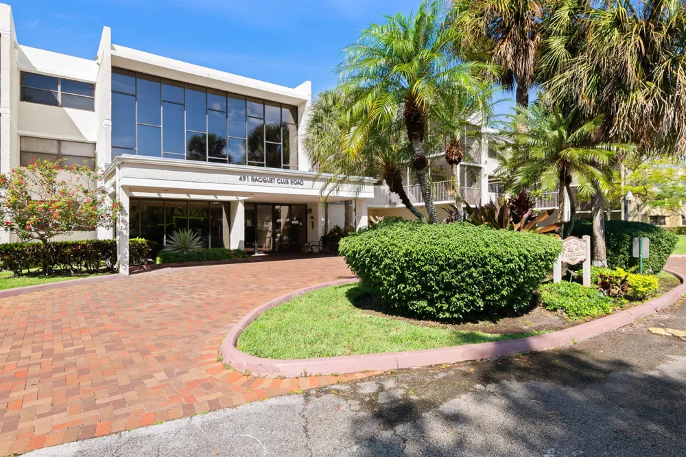 491 RACQUET CLUB ROAD #106 Weston, FL 33326