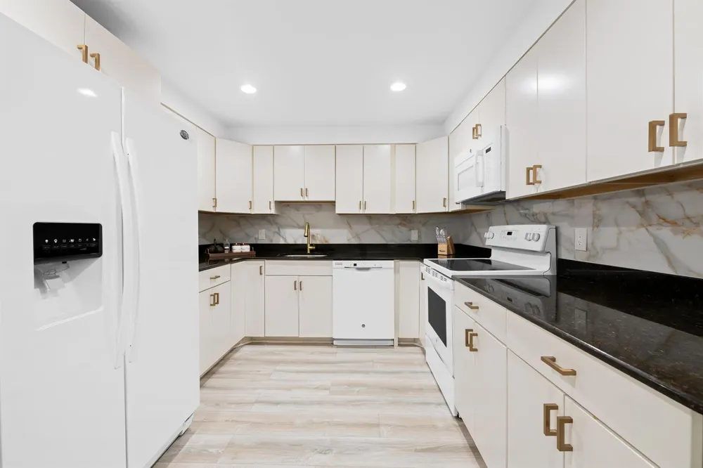 491 RACQUET CLUB ROAD #106 Weston, FL 33326