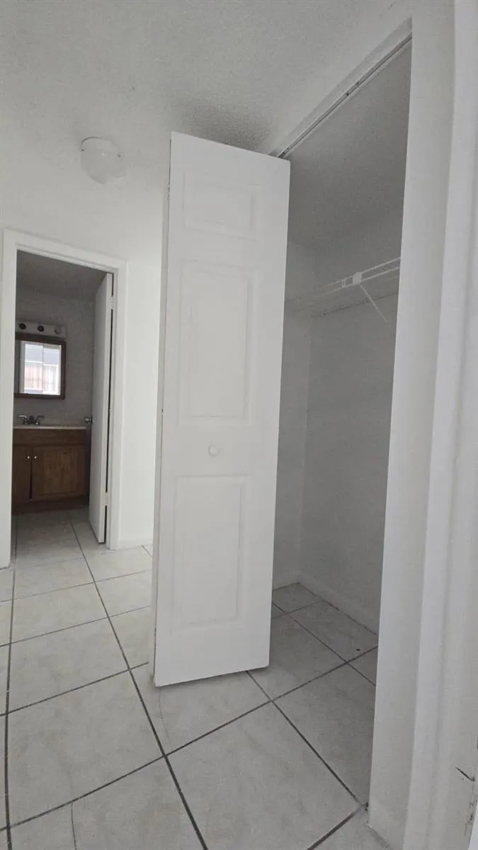 3600 NW 21ST STREET #203 Lauderdale Lakes, FL 33311