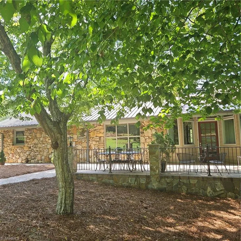 1409 Good Hope Drive Walnut Cove, NC 27052