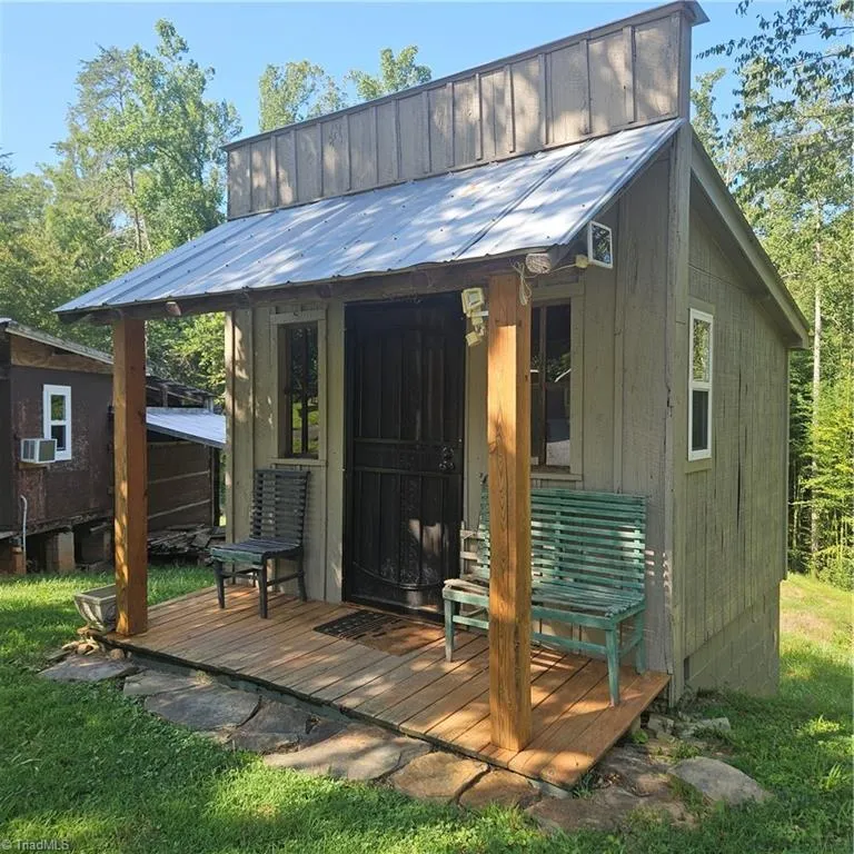 1409 Good Hope Drive Walnut Cove, NC 27052