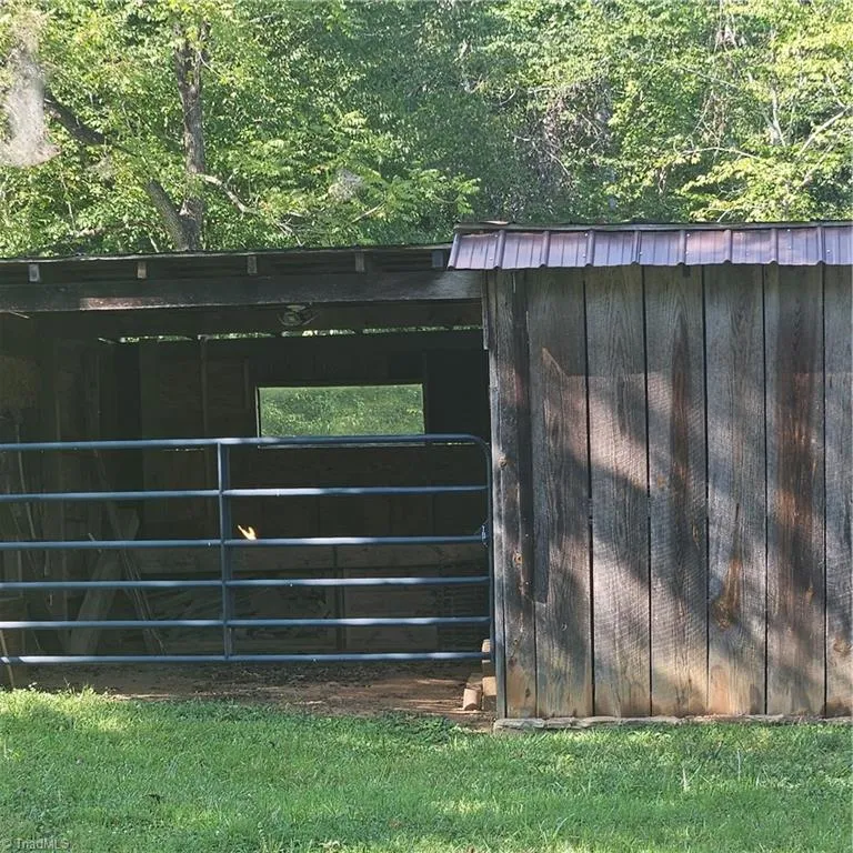 1409 Good Hope Drive Walnut Cove, NC 27052