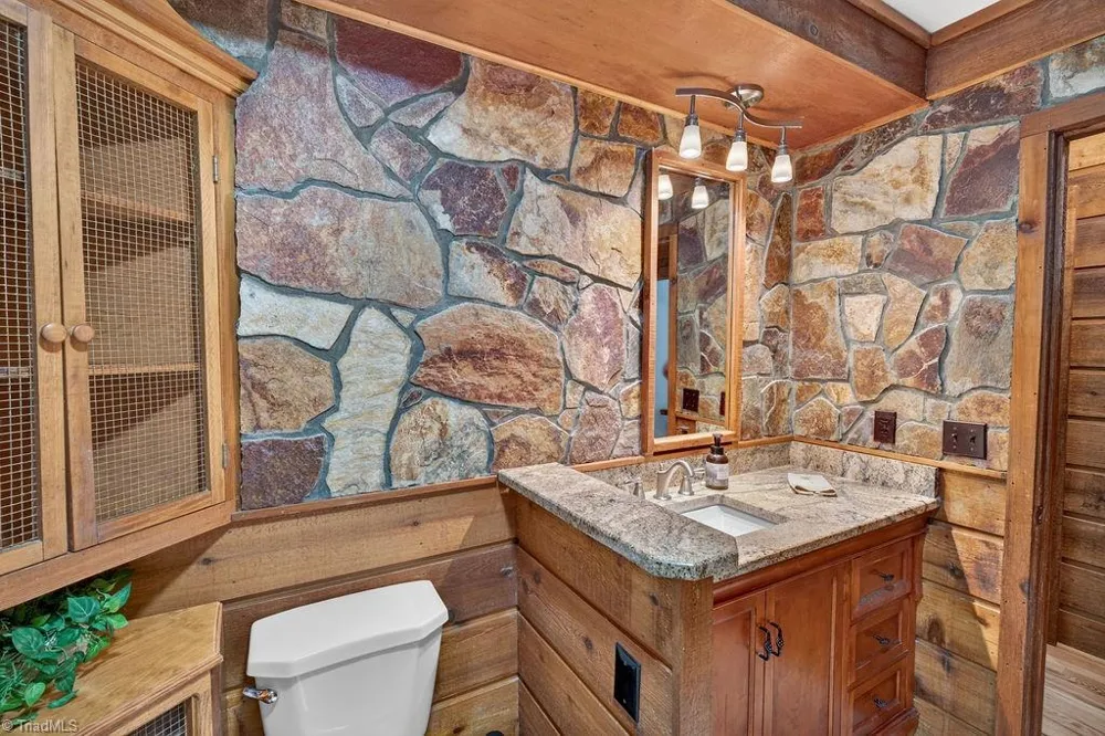 1409 Good Hope Drive Walnut Cove, NC 27052