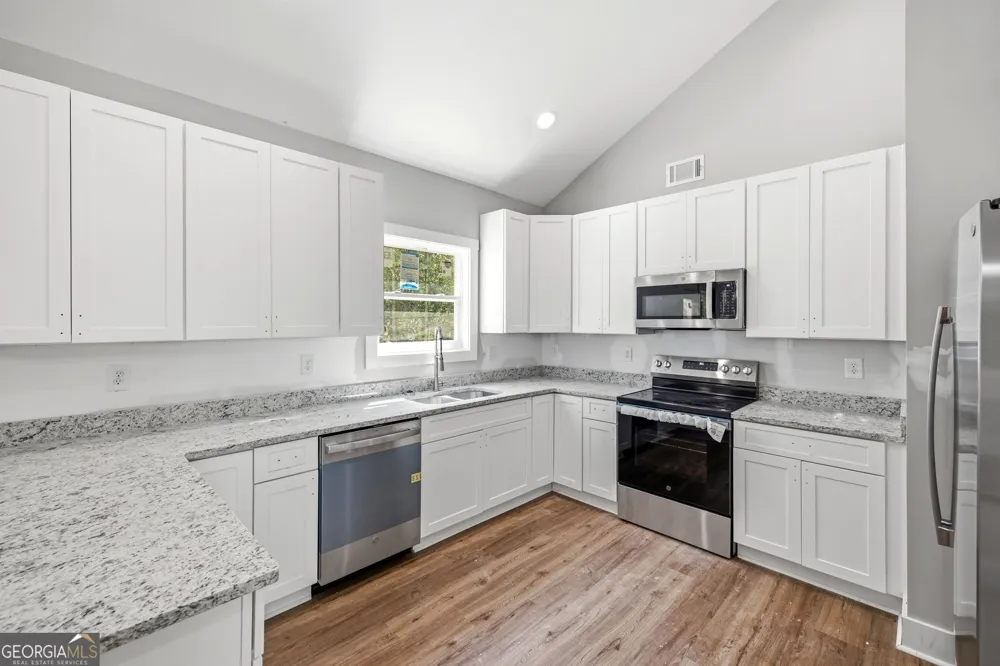 284 Stonington DR Mount Airy, GA 30563