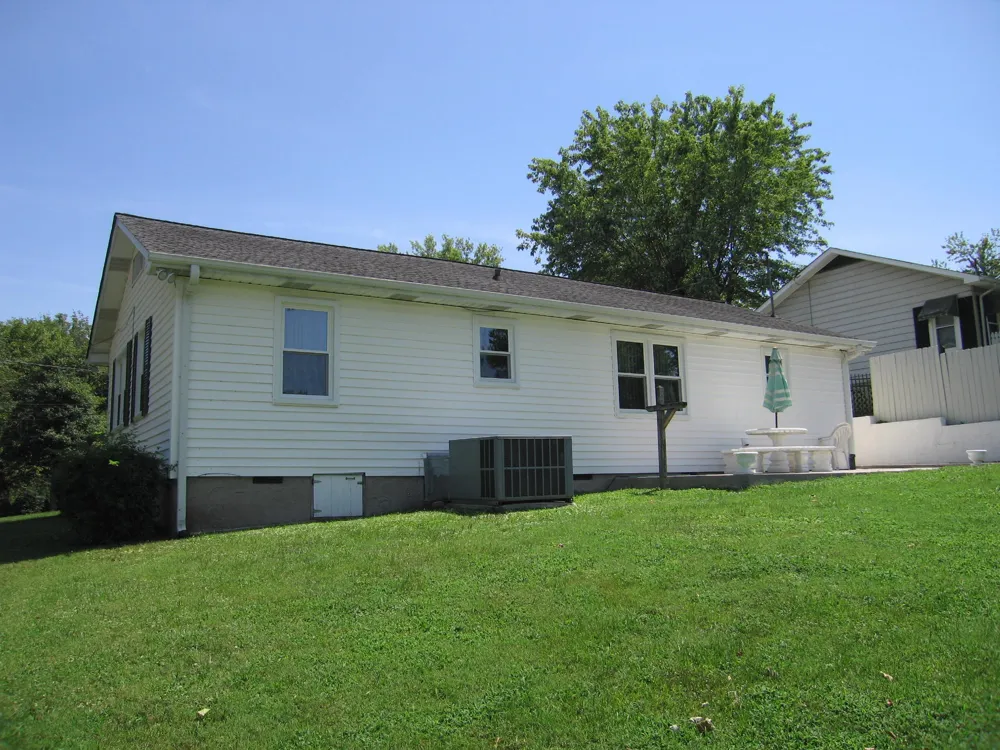 1814 Ogle Dr SE Cleveland, TN 37311