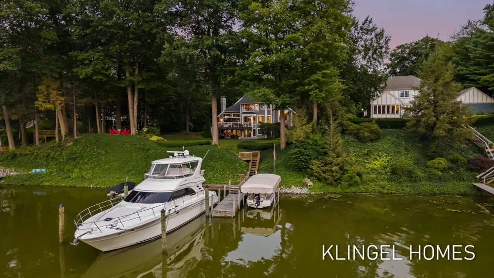 16107 Baird Court Spring Lake, MI 49456