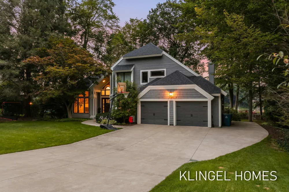 16107 Baird Court Spring Lake, MI 49456